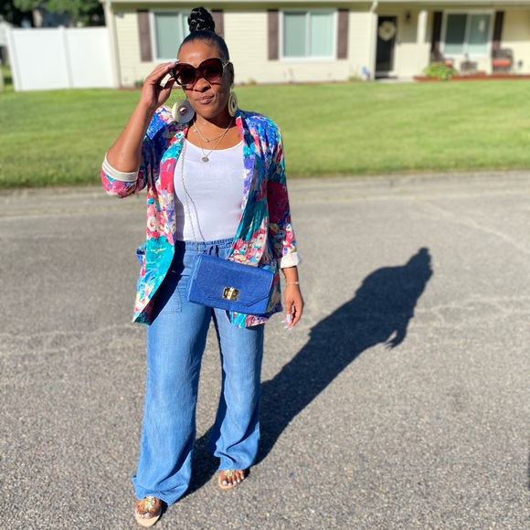 ... - Picture 1 of 1